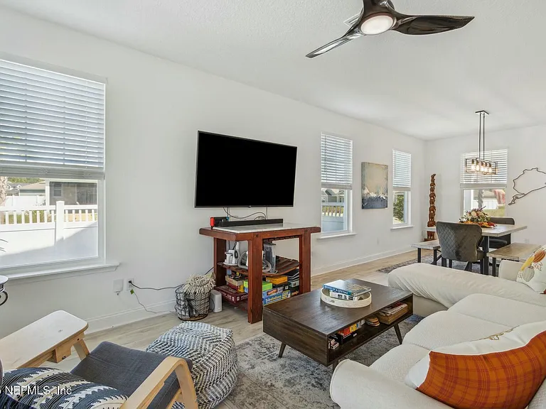 213 Daydream Ave — Photo 14
