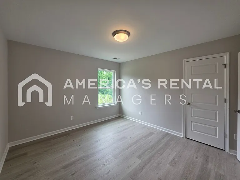 10304 Squires Way — Photo 22