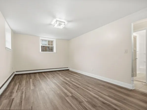 1439 McAfee St #1, Saint Paul, MN 55106