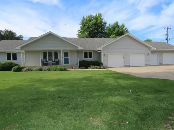 1077 A St, David City, NE 68632