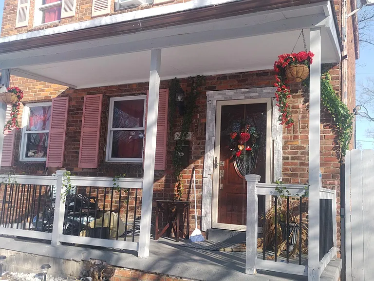 15032 Snowden St — Photo 1