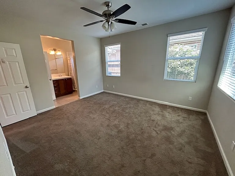 3248 N Memory St — Photo 11