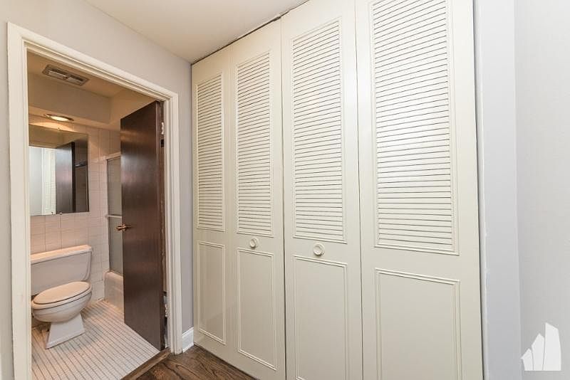 1st image of 450 W Aldine Ave #219