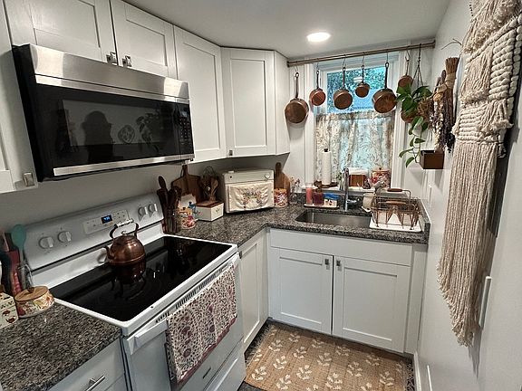 4th image of 16 South St #1