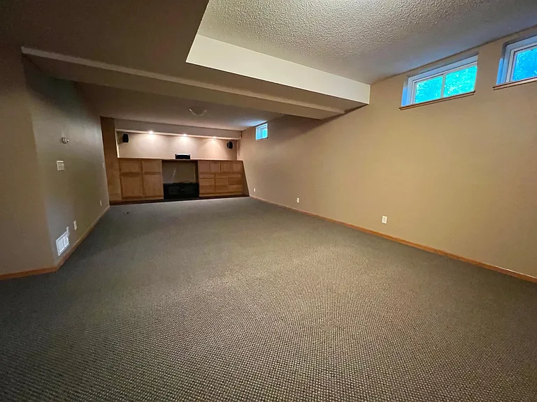 1701 Pheasant Run — Photo 23