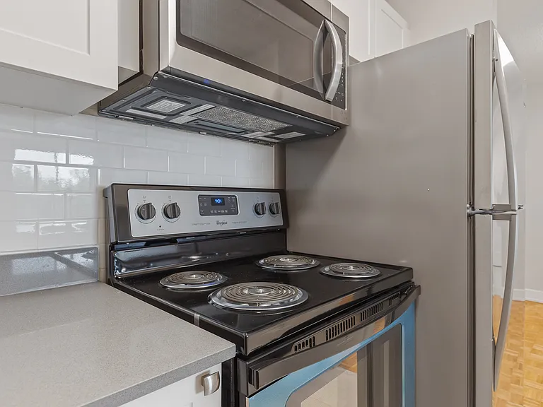 1170 Fisher Ave — Photo 7