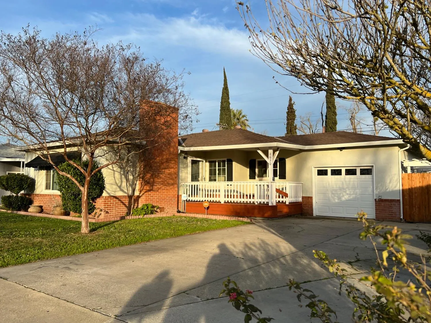 1630 Gardenia Rd photo 1