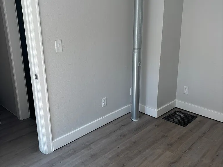 506 N French Ave — Photo 6