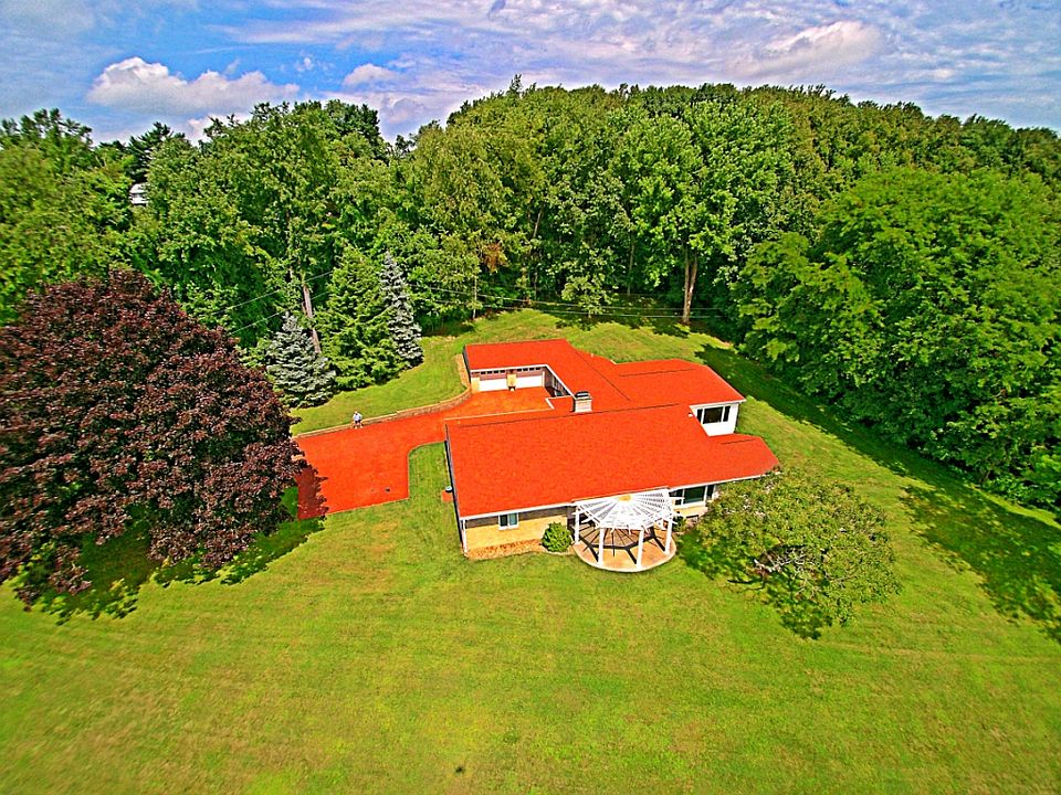 1st image of 118 Huckleberry Ln