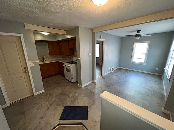 3rd image of 1103 N Douglas St Unit 1
