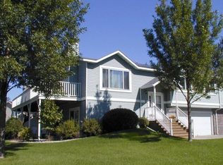 3815 S 11th St, Grand Forks, ND 58201