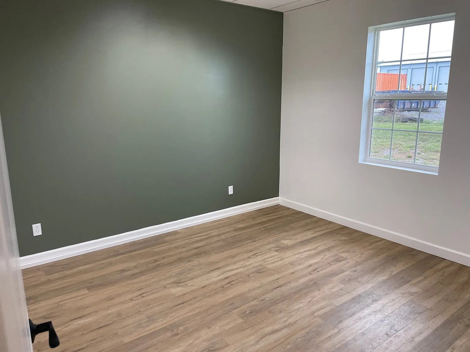 Studio, 2000 sqft, $1,950 — Photo 4