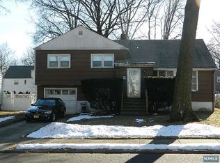 228 Stuyvesant Rd, Teaneck, NJ 07666