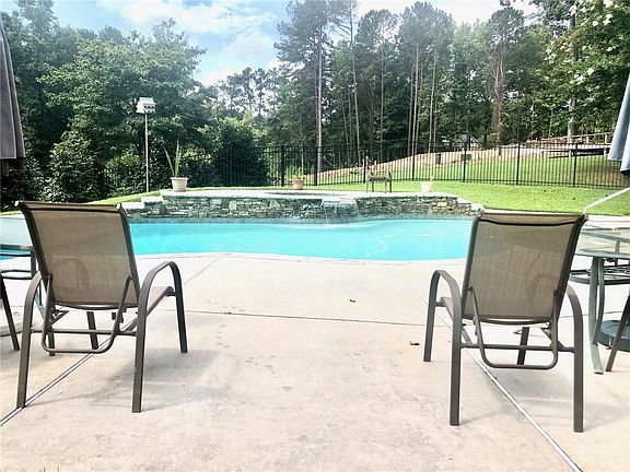 4th image of 245 Sandy Lake Cir