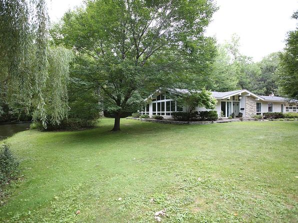 567 Rice Creek Ter NE