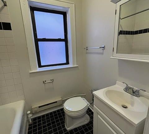 3rd image of 3500 N Fremont St APT 45