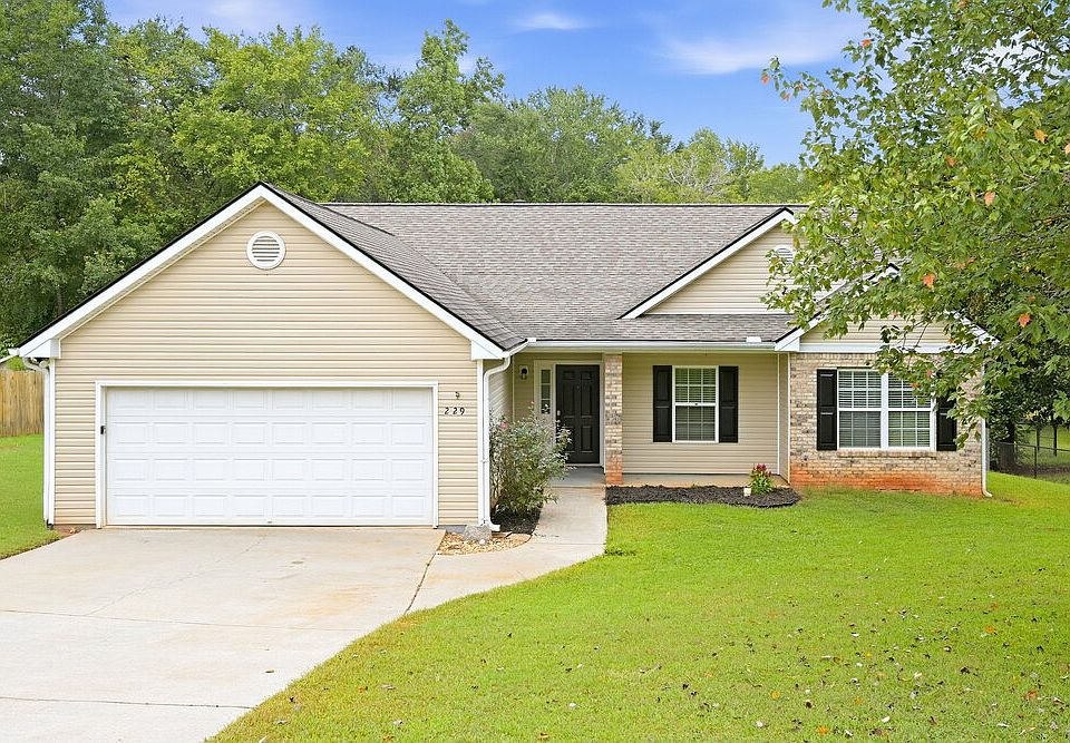 1st image of 229 Clearwater Dr