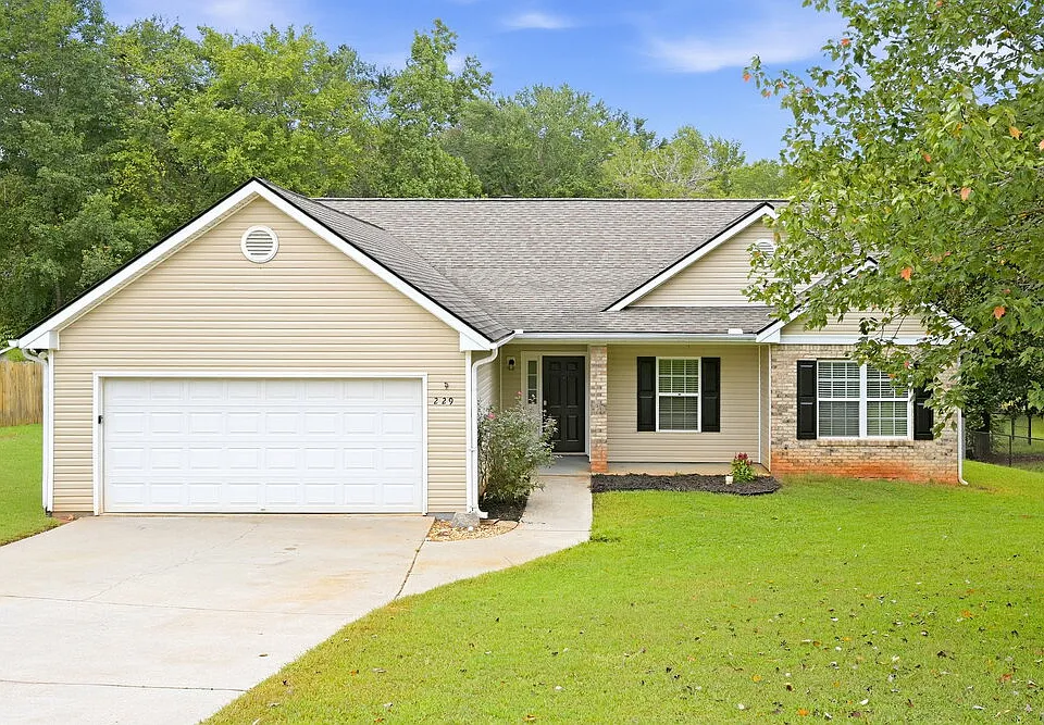 229 Clearwater Dr