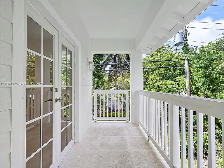 112 Florida Ave — Photo 24
