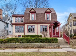 2715 N Summit Ave, Milwaukee, WI 53211