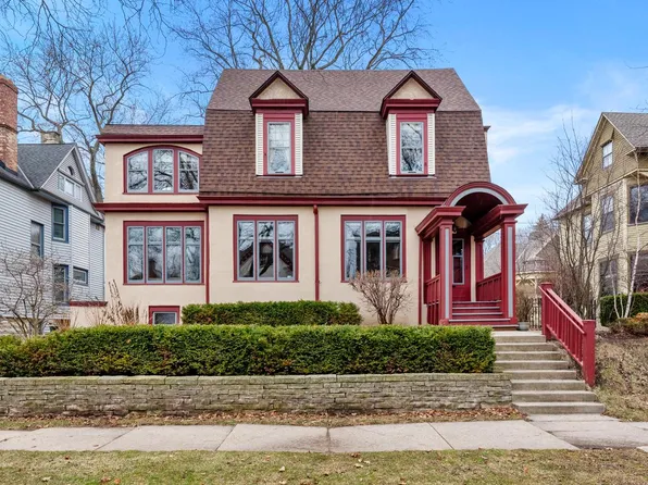 2715 North Summit AVENUE, Milwaukee, WI 53211