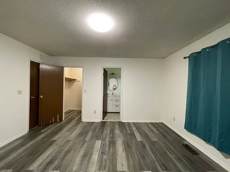 1960 Seven Pines Dr — Photo 24