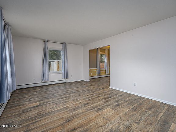 5th image of 5709 Plantation Dr