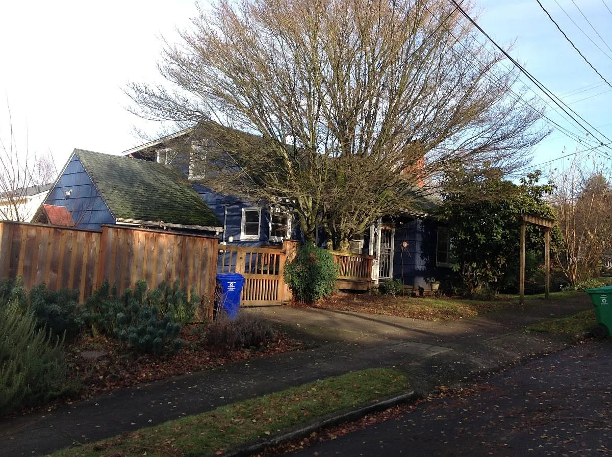 6239 SE Ash St photo 1