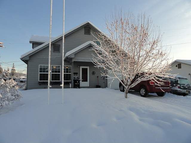 1st image of 225 Palace Cir