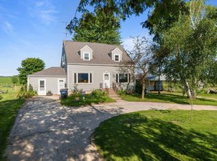 N6023 County Rd W, New London, WI 54961