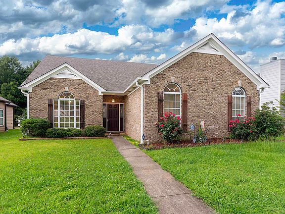 2nd image of 5911 Marchester Cir