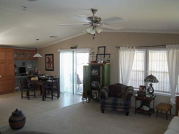 5th image of 3907 Covington Dr