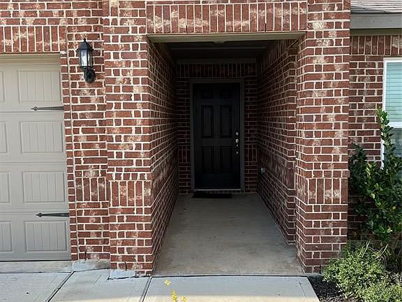 3rd image of 261 Elm Patch Dr