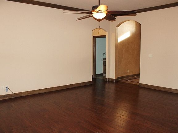 3rd image of 4014 NE Water Edge Dr