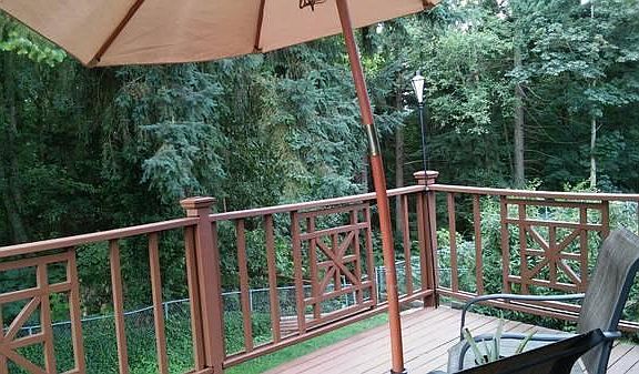 Deck & Greenbelt