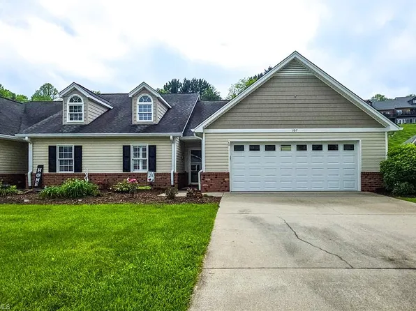 107 Plantation Place Ln, Mount Airy, NC 27030