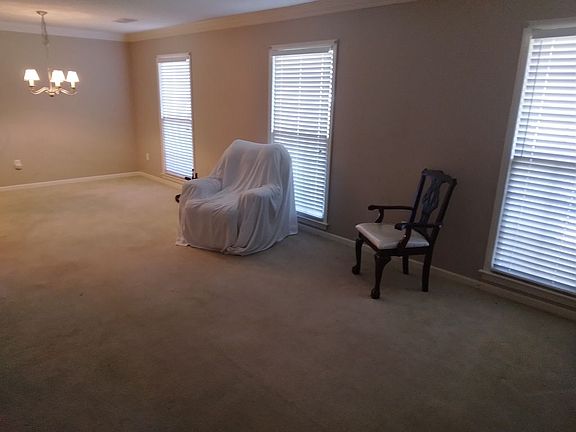 2nd image of 3024 12th Ave E