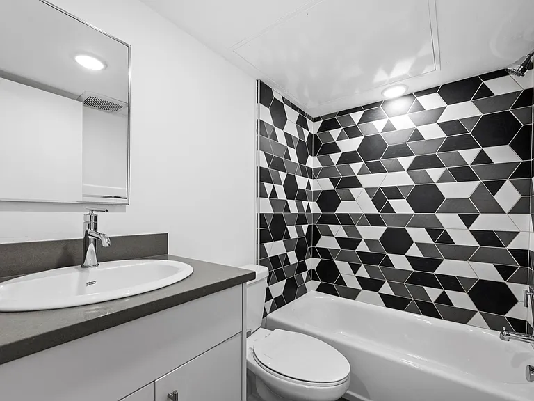 1709 S Major St #B — Photo 14