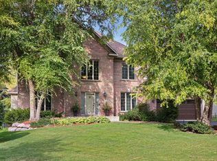 8141 Foxberry Bay, Savage, MN 55378