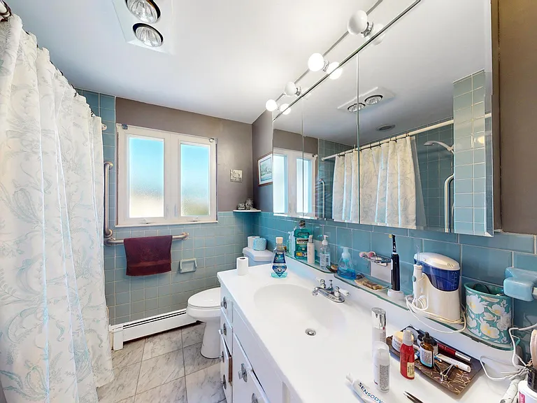 18 Eastburn St #2 — Photo 9