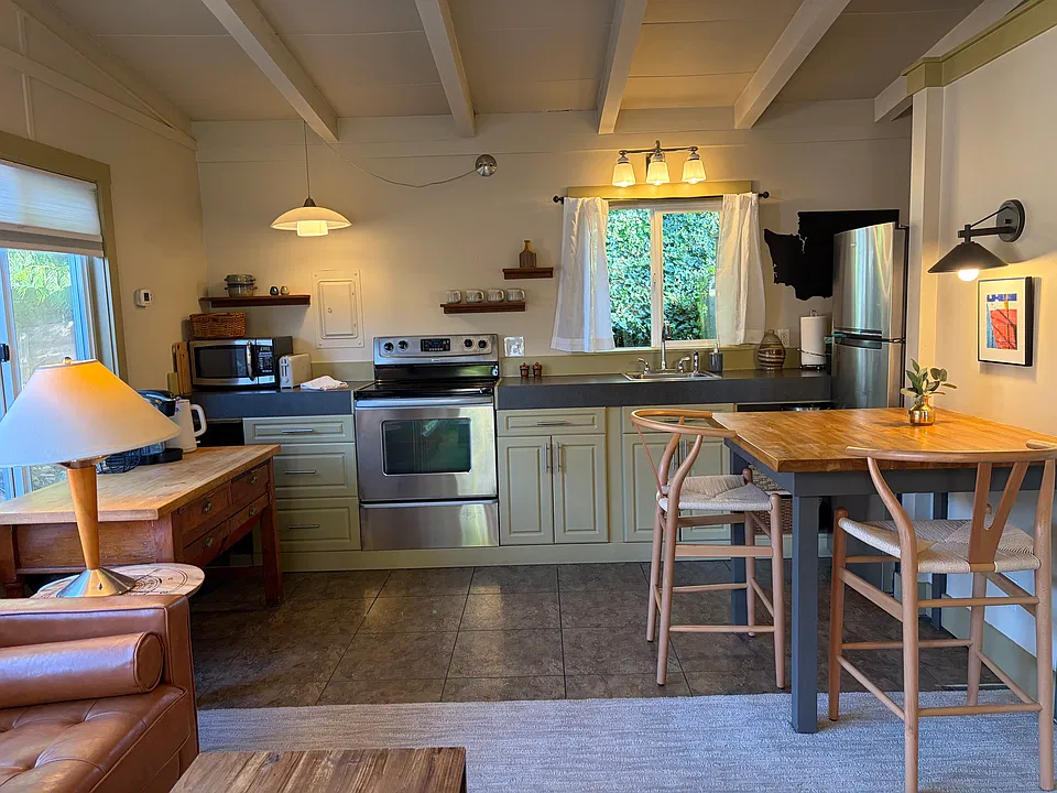 Fully stocked kitchen with starter supplies ideal for 1 to 3 month stays.