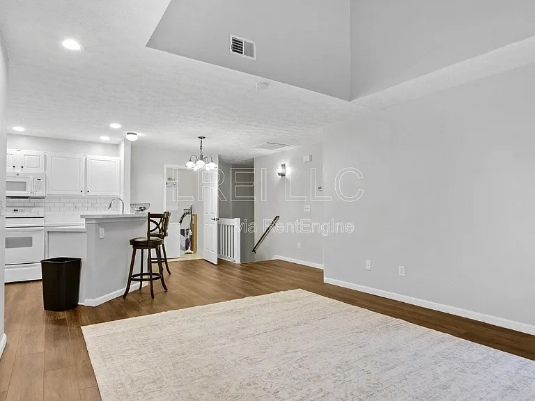 8439 Grand Trevi Dr — Photo 4