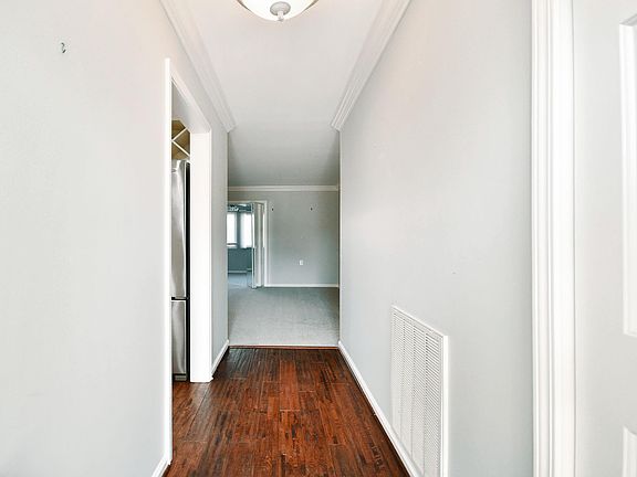 3rd image of 2 Stone Meadow Rd