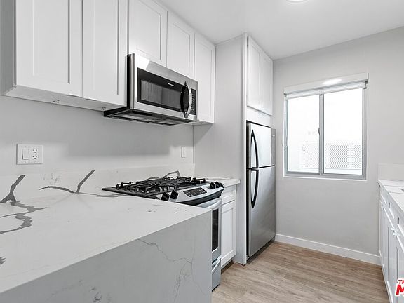 4th image of 1428 12th St APT J