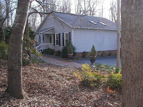 3rd image of 2519 Hardwood Ln