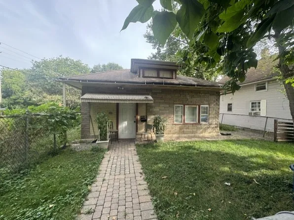308 Superior St, Aurora, IL 60505