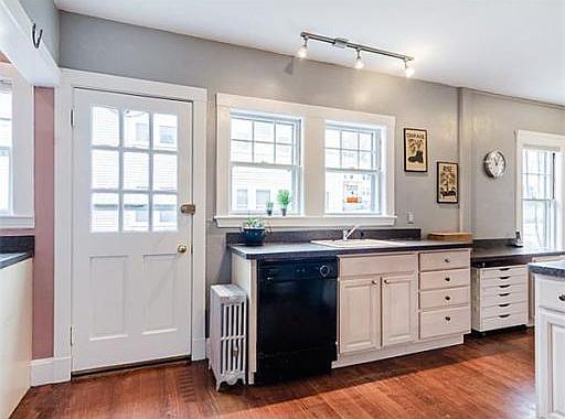 4th image of 28 Cornell St