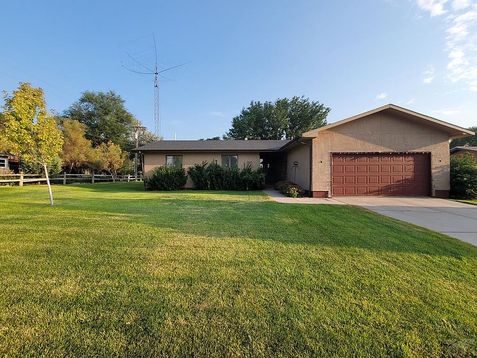 1st image of 302 Willow Creek Dr