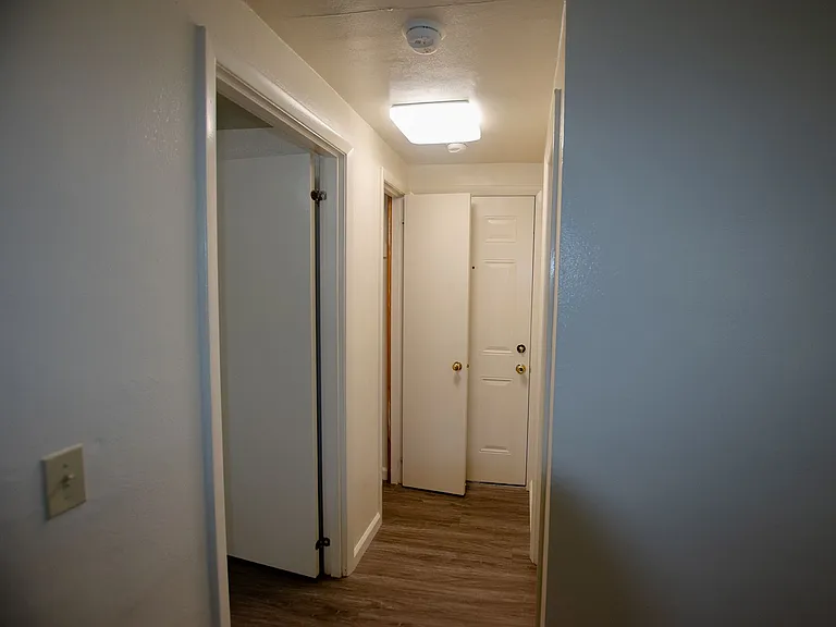 State Street Apartments — Photo 32