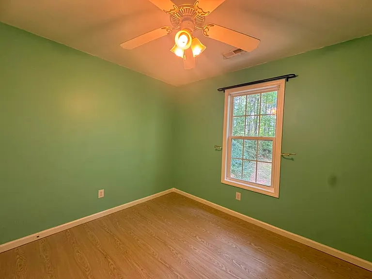 547 Lockwood Dr — Photo 6